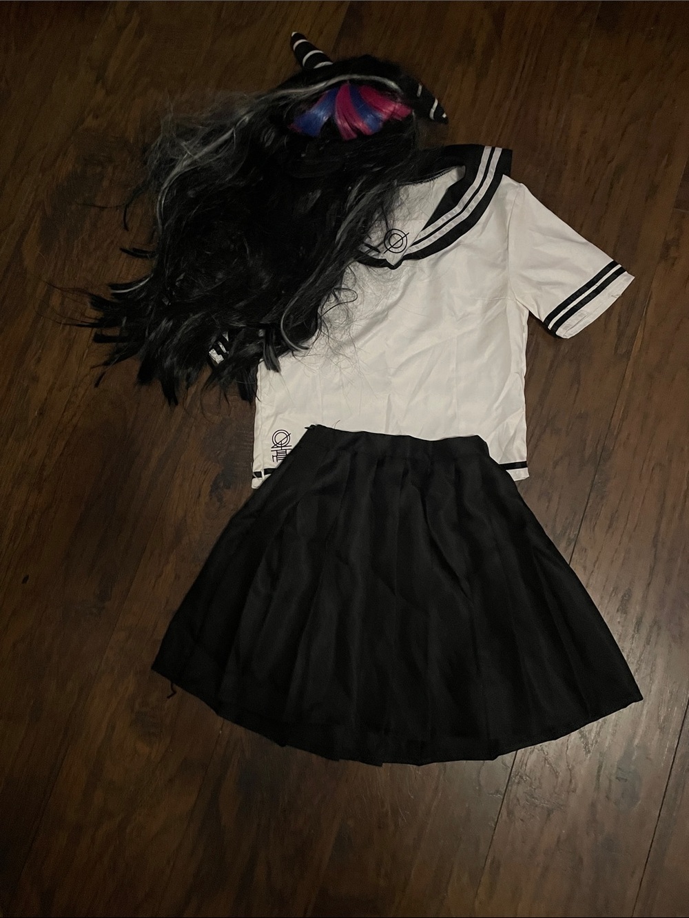 Black Pleated Skirt anime costume with wig with horns - Women